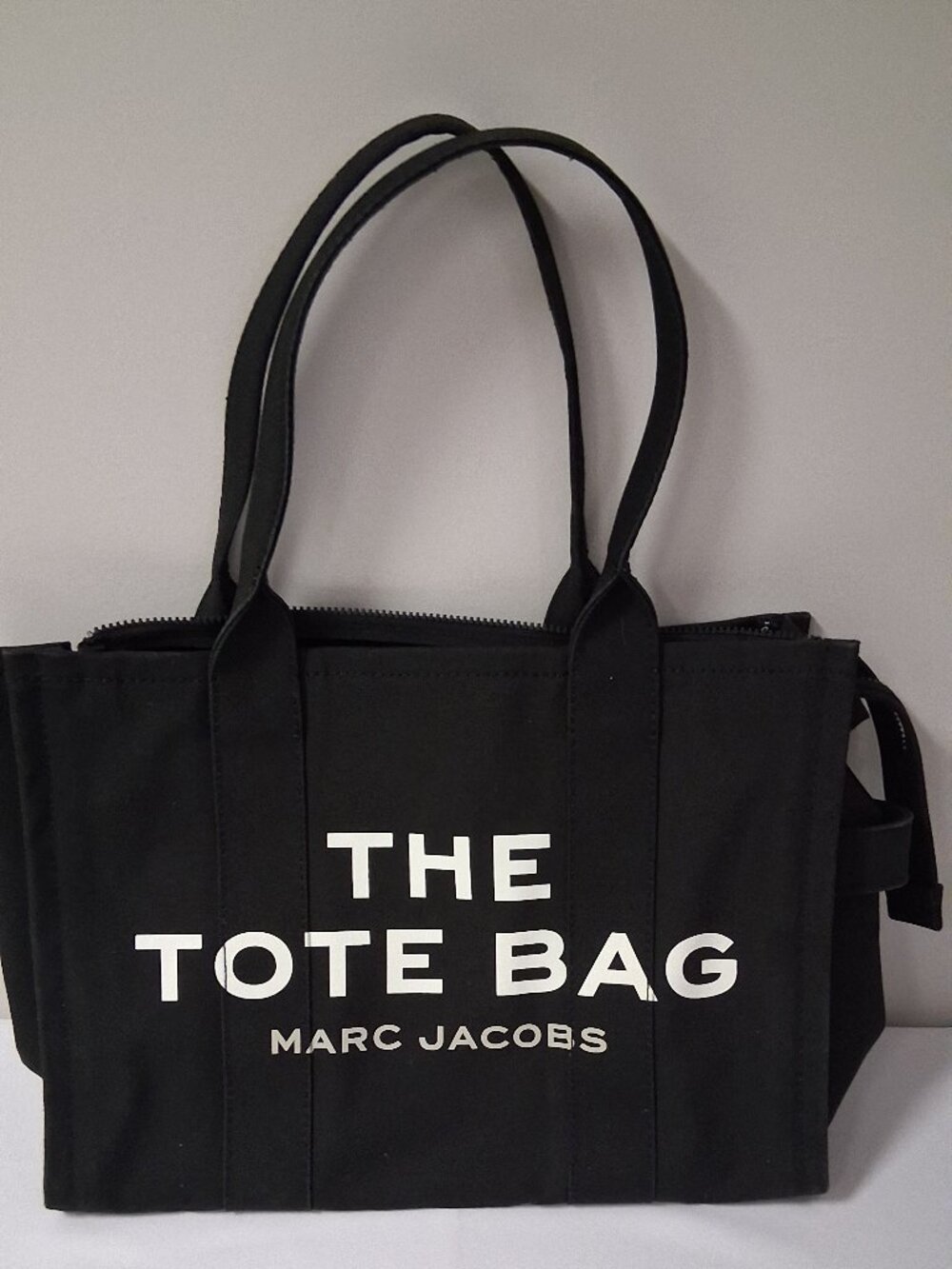 Marc Jacobs The Large Tote Bag M0016156 001 Black – NWOT